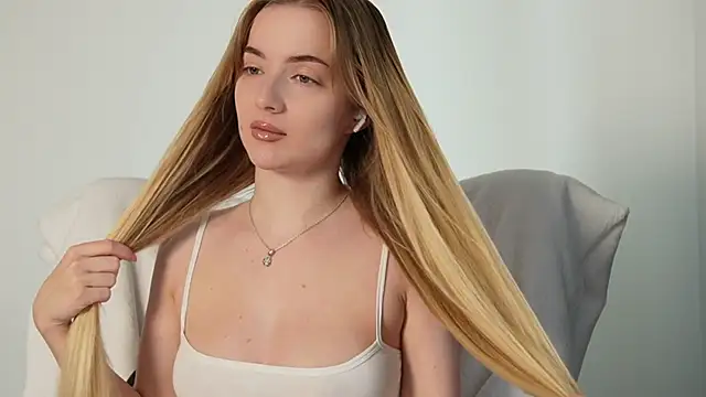 PickBlond online show from June 12, 2026, 10:47 am