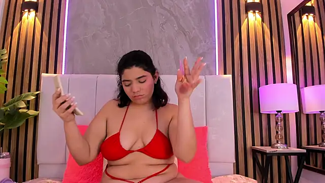 Carlotta de velour online show from April 7, 2026, 3:07 am