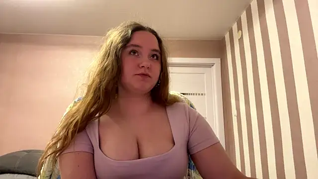 BabyBlissxx online show from April 7, 2026, 9:37 pm