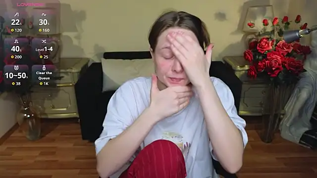 HolyBabyDoll online show from November 22, 2025, 6:18 pm