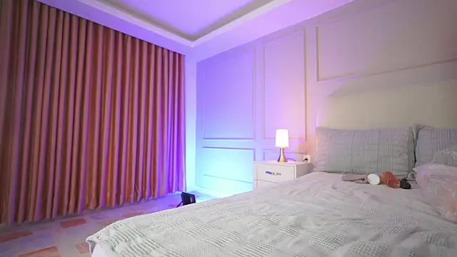 Snapshot of hanna__w chatting on December 17, 2025, 1:44 am hanna w online show from December 17, 2025, 1:44 am