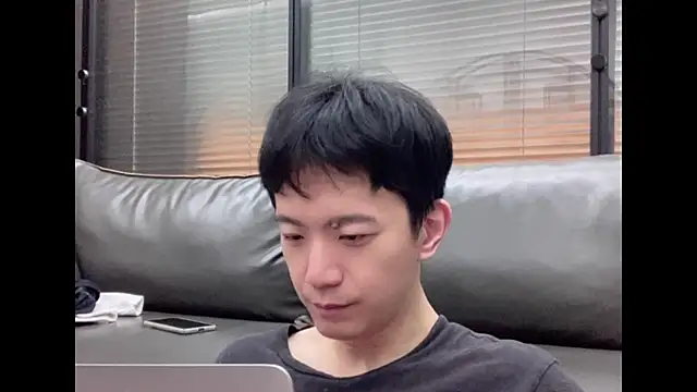 CouplingCry online show from November 29, 2025, 2:20 pm