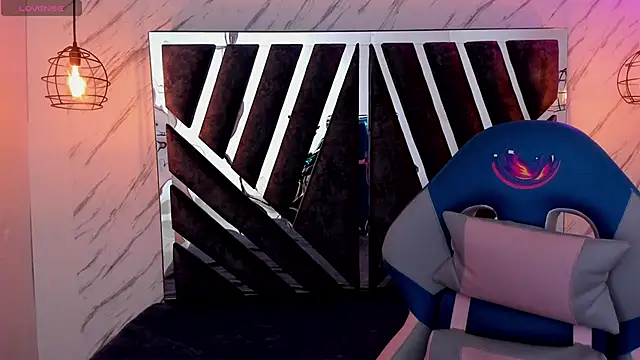 Dulcinea77  online show from November 10, 2025, 7:57 pm