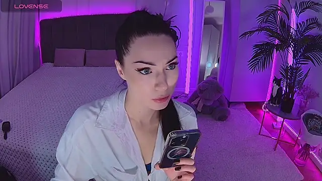 Snapshot of Alisa_Rai chatting on November 14, 2025, 8:24 am Alisa Rai online show from November 14, 2025, 8:24 am