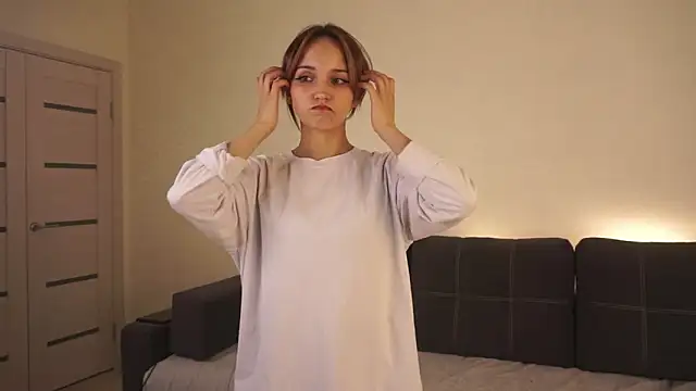 Snapshot of VinnieLaguna chatting on November 7, 2025, 6:52 pm VinnieLaguna online show from November 7, 2025, 6:52 pm