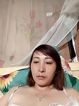 Snapshot of Missa-kute20 chatting on March 13, 2026, 2:45 pm Missa-kute20 online show from March 13, 2026, 2:45 pm