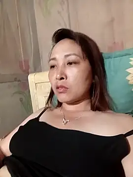 Snapshot of Missa-kute20 chatting on March 31, 2026, 2:17 pm Missa-kute20 online show from March 31, 2026, 2:17 pm