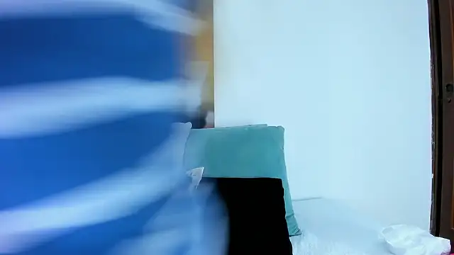 Andhrea Vale online show from November 15, 2025, 11:40 am