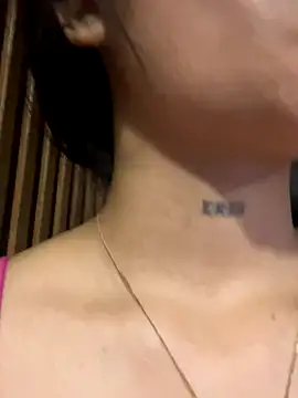  vaiolet owo online show from November 9, 2025, 6:44 am