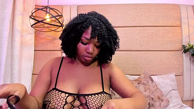 BrendaFernandez  online show from November 27, 2025, 12:40 pm