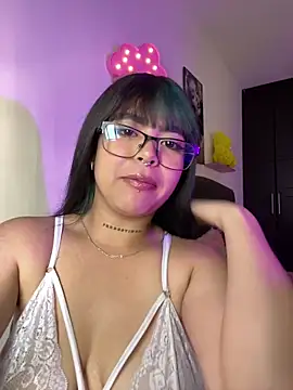 Snapshot of VIOLET_EF chatting on November 8, 2025, 7:01 pm VIOLET EF online show from November 8, 2025, 7:01 pm