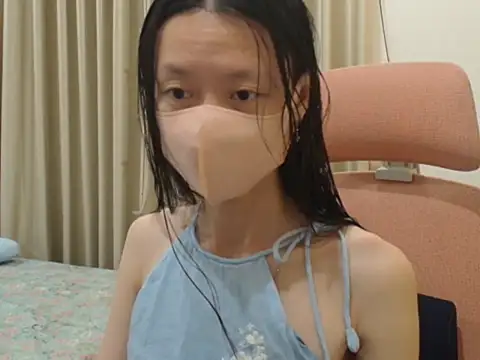 Lil-Cherries online show from March 6, 2026, 5:42 pm