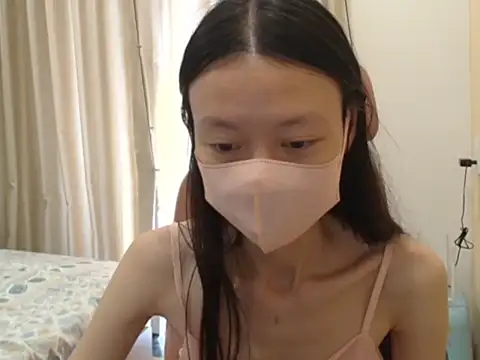 Lil-Cherries online show from March 19, 2026, 1:53 am