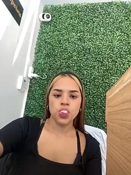 Sara  Secret online show from November 21, 2025, 8:40 pm