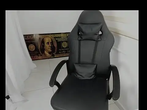 queen findom1 online show from April 9, 2026, 6:19 am