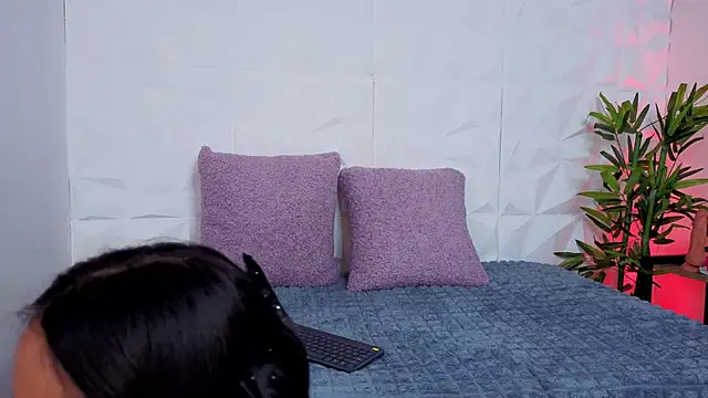 AuroraLanee  online show from November 10, 2025, 6:40 pm