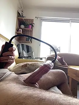 Guigui17000xh online show from March 14, 2026, 10:32 am