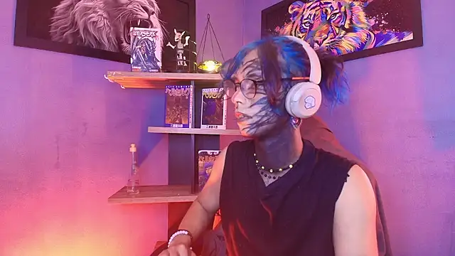 luxiel  online show from February 11, 2026, 8:47 pm