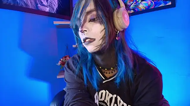 luxiel  online show from March 7, 2026, 11:24 pm