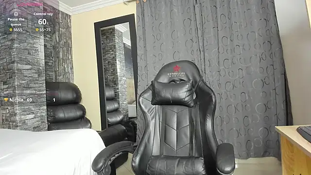 MilfBrenda online show from December 3, 2025, 8:18 pm