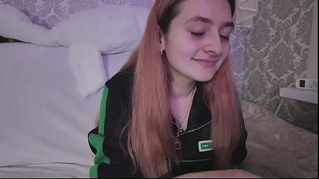 SweetLiaison online show from November 11, 2025, 6:08 pm