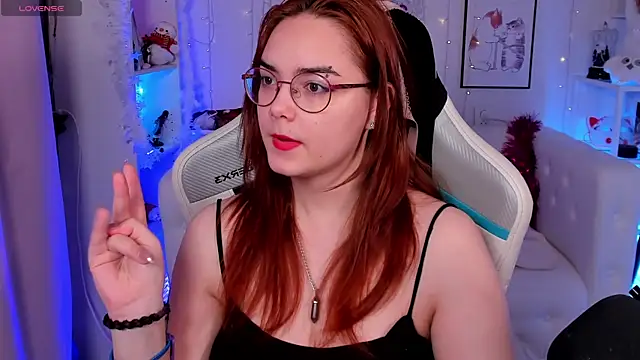 Lily  Evans online show from January 14, 2026, 4:07 am