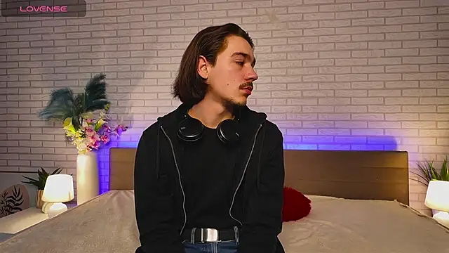 Snapshot of EthanRowlands chatting on November 12, 2025, 12:05 pm EthanRowlands online show from November 12, 2025, 12:05 pm