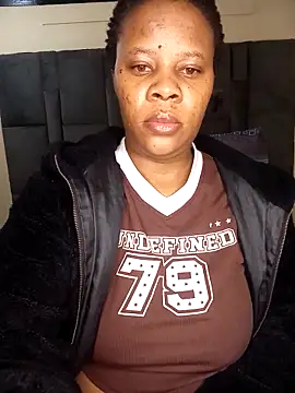 Snapshot of Emmylove-xr25 chatting on April 30, 2026, 7:47 am Emmylove-xr25 online show from April 30, 2026, 7:47 am