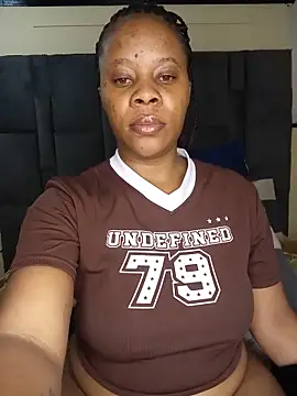 Snapshot of Emmylove-xr25 chatting on June 2, 2026, 2:24 am Emmylove-xr25 online show from June 2, 2026, 2:24 am