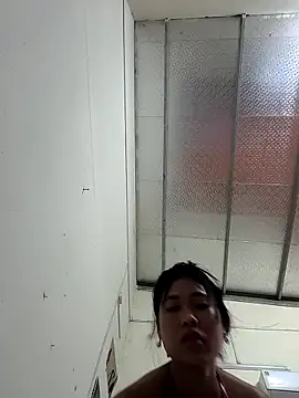 Lynly k2 online show from February 28, 2026, 12:33 am