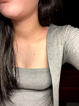 Lynn-122 online show from December 4, 2025, 2:04 pm