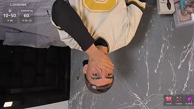 NicoKingg  online show from November 17, 2025, 3:23 am