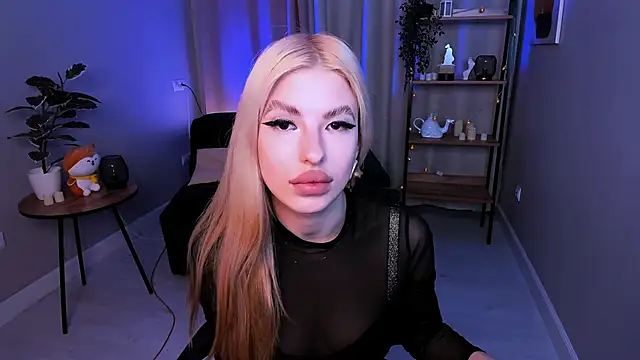 Snapshot of desperate_ramona chatting on November 7, 2025, 10:32 pm desperate ramona online show from November 7, 2025, 10:32 pm