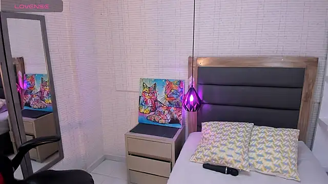 Snapshot of IRENNEBLAZER chatting on February 19, 2026, 12:45 pm IRENNEBLAZER online show from February 19, 2026, 12:45 pm