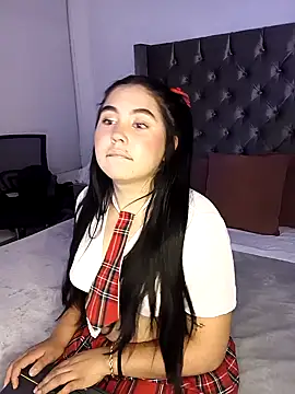 NikkiBotero online show from November 14, 2025, 9:24 pm