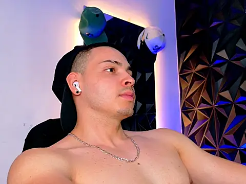 Maxwell Dupont online show from November 15, 2025, 10:48 pm