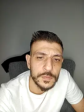 Snapshot of Red_dewilll chatting on November 7, 2025, 11:27 pm Red dewilll online show from November 7, 2025, 11:27 pm