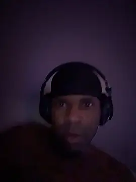 CrookedBeaut online show from January 11, 2026, 2:55 pm