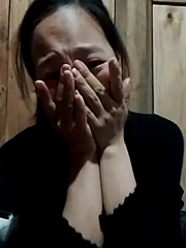 Yumiik2kk online show from December 21, 2025, 11:50 am