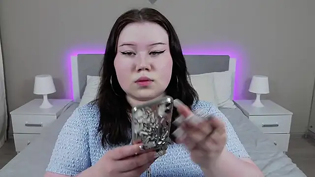 EvaNova  online show from November 25, 2025, 4:23 am