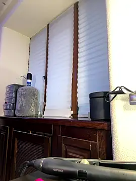 yourselenaa online show from January 8, 2026, 1:13 pm