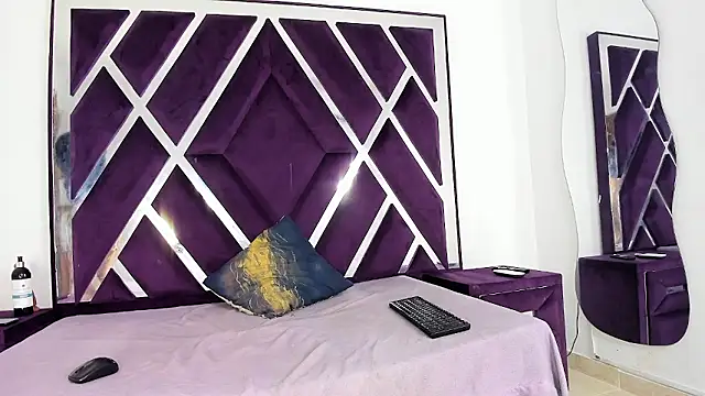 Snapshot of ninaasm chatting on January 13, 2026, 12:32 pm ninaasm online show from January 13, 2026, 12:32 pm