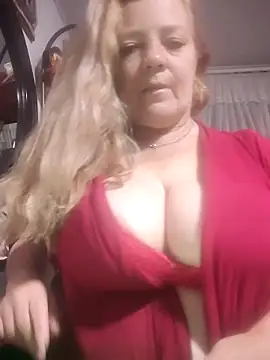 karlaanqui1 online show from February 18, 2026, 12:28 am