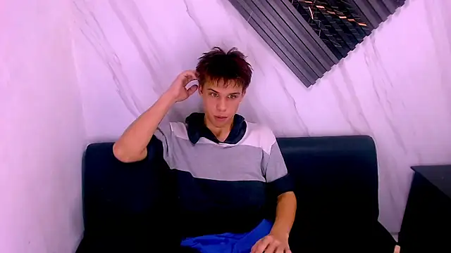 Liam York  online show from April 8, 2026, 4:23 am