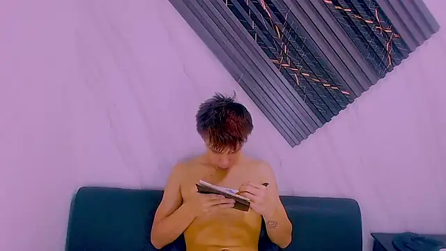 Liam York  online show from April 15, 2026, 4:36 pm