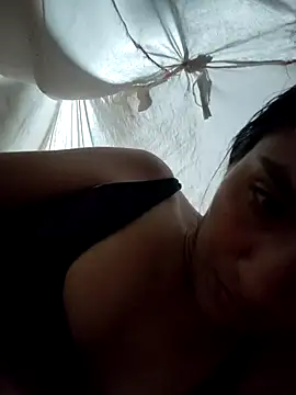 Snapshot of Uvit chatting on December 14, 2025, 4:07 am Uvit online show from December 14, 2025, 4:07 am