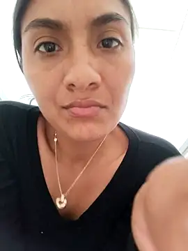 Snapshot of Uvit chatting on December 18, 2025, 8:37 pm Uvit online show from December 18, 2025, 8:37 pm