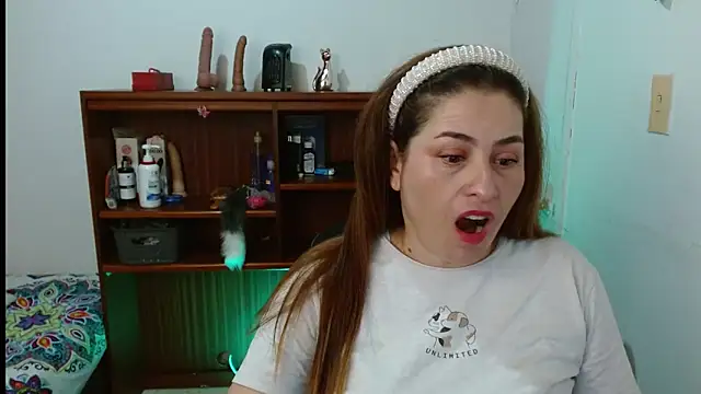 dayan hanks online show from April 22, 2026, 12:57 am