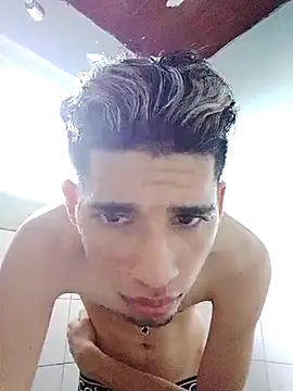 Flavioaponte online show from November 11, 2025, 8:42 pm