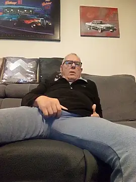 andy-1961 online show from November 15, 2025, 7:54 pm